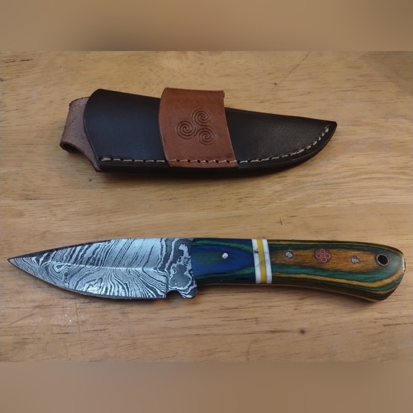 Damascus Other - New Damascus steel blade men's hunting knife with sheath